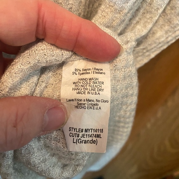 Adorable gray and white with tan accent - Picture 4 of 6